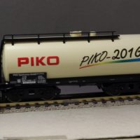 PIKO HO Jahres-Kesselwagen 2016  4-achsig