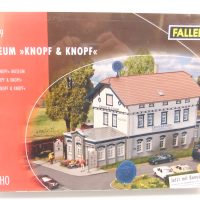 Faller HO Museum “Knopf & Knopf”