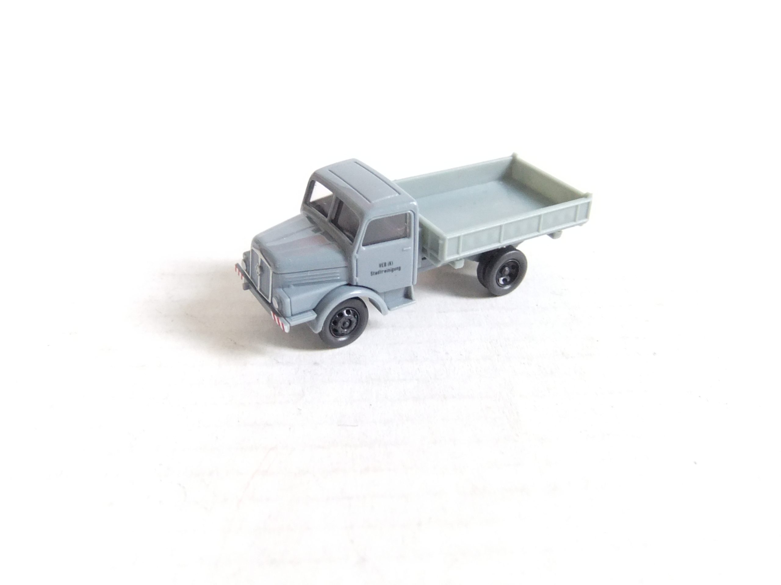Tillig TT LKW H3A "VEB Stadtreinigung" – Bild 2