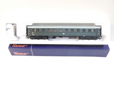 Roco HO 2. Klasse D-Zugwagen DR Ep.III – Bild 2
