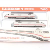 Fleischmann N-Spur Hochgeschwindigkeitszug ICE BR 401 der DB AG