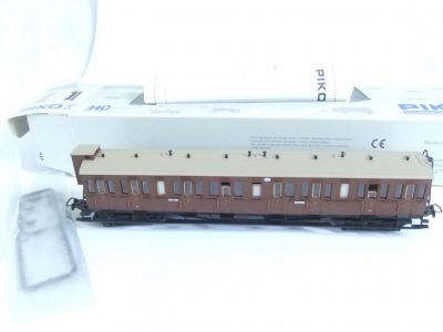 Piko 53010 HO 4-achs. sächs. Abteilwagen mit Bh K.Sächs.Sts.E.B.
