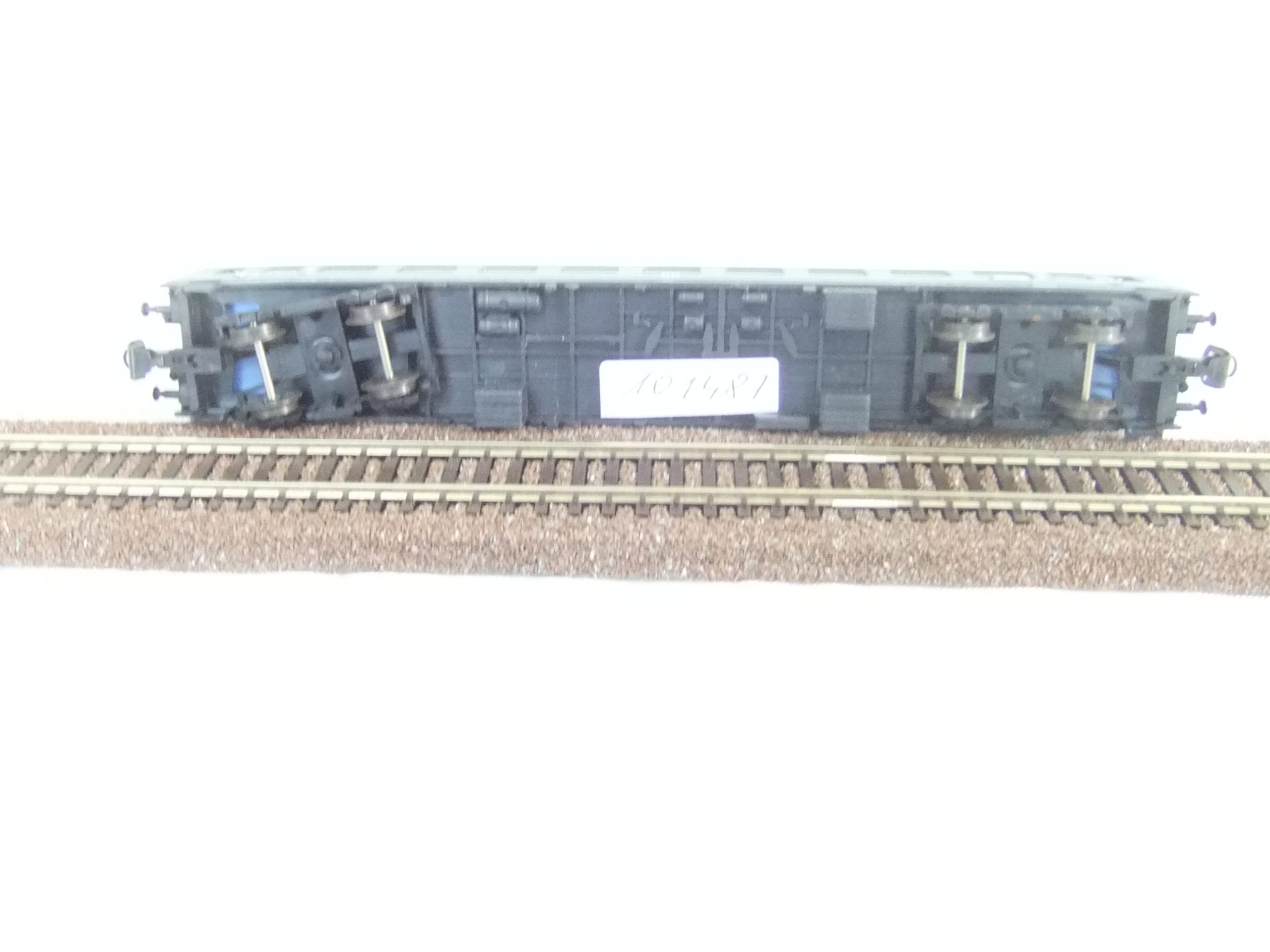 Tillig 95618 4-achs.Mod-Wagen 2.Kl. DR Ep.III – Bild 2