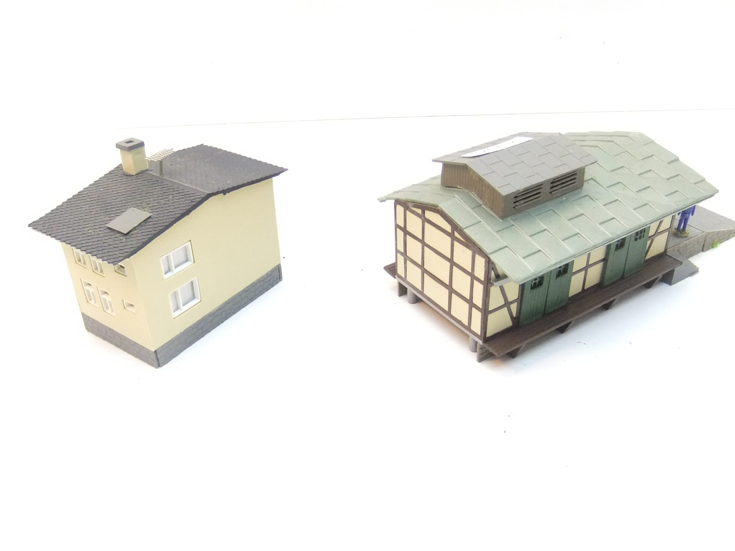 Auhagen 13309 TT Güterschuppen mit Anbau – Bild 3