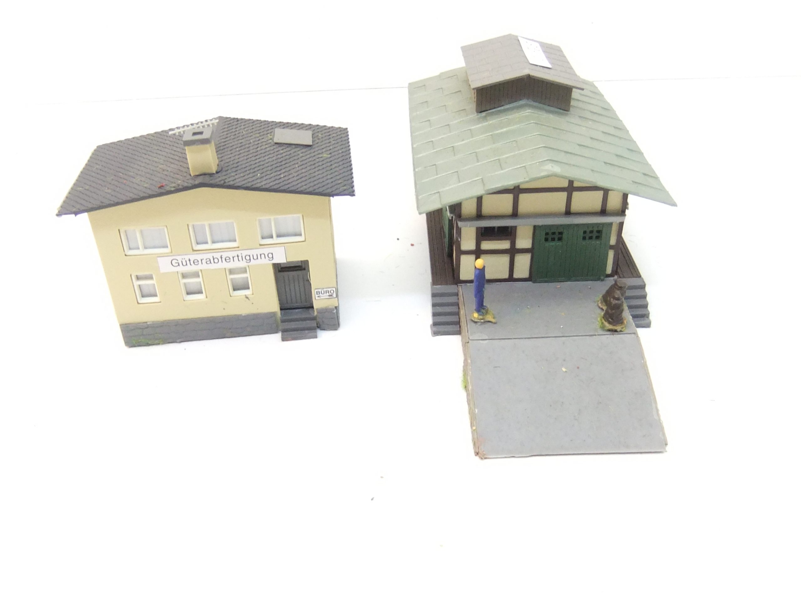 Auhagen 13309 TT Güterschuppen mit Anbau – Bild 4