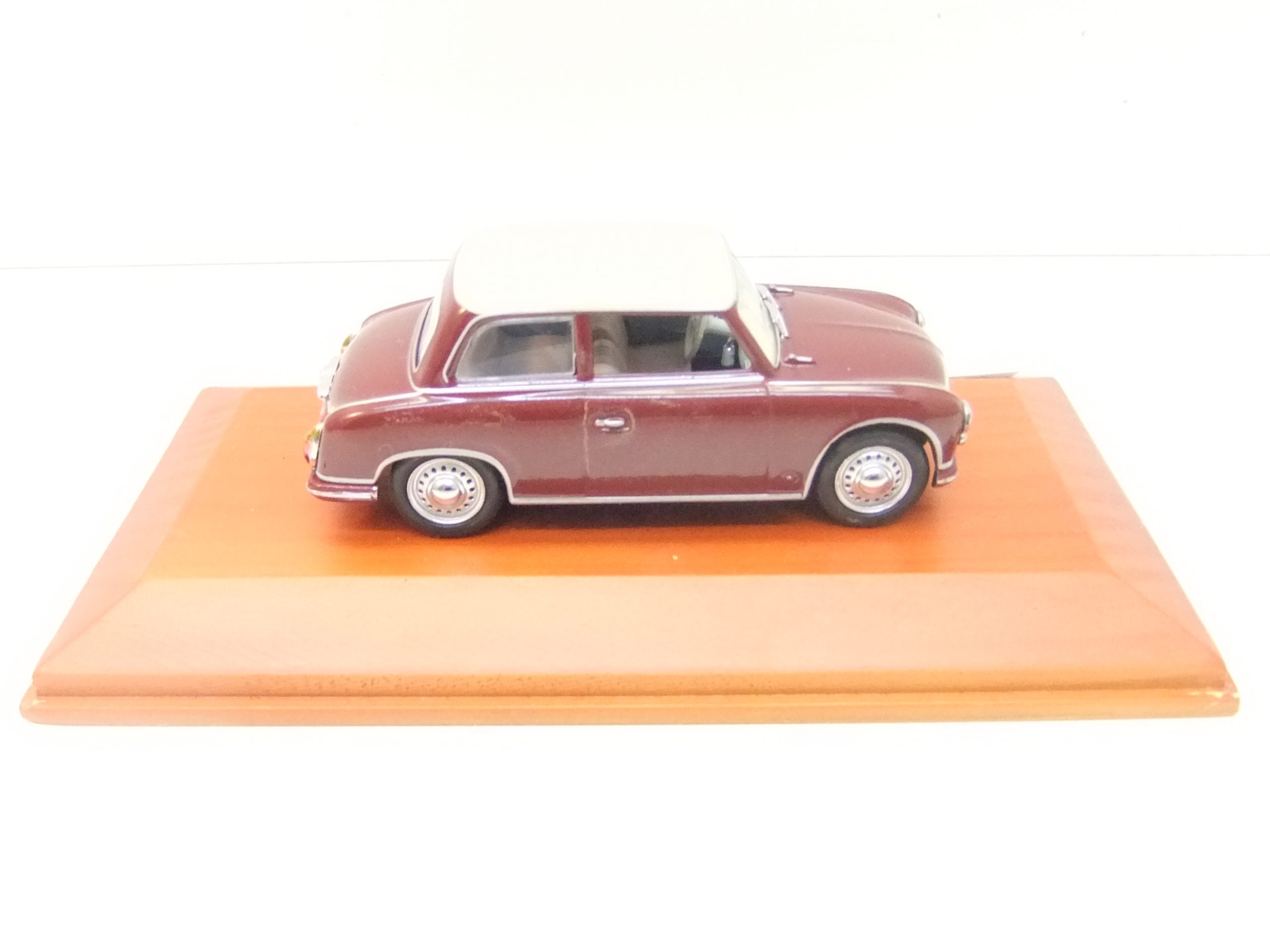 Atlas Modellauto PKW AWZ P70 Limousine – Bild 2