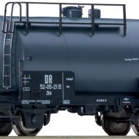 Roco 66819 HO 2-achs.-Kesselwagen DR Ep.III  „Chem.Werke Buna“
