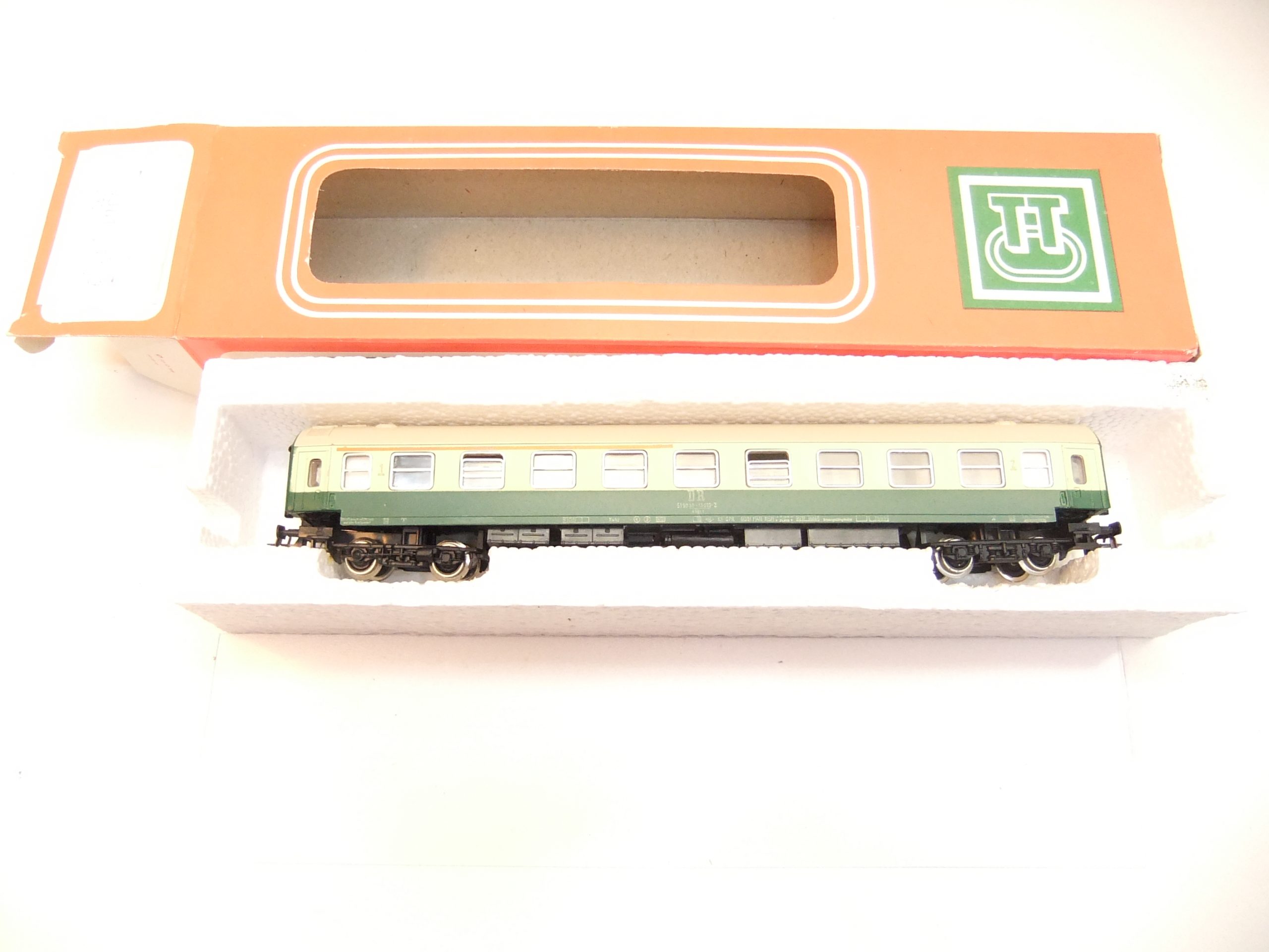 BTTB TT 4-achs. Y-D Zugwagen DR Ep.IV grün-elfenbein – Bild 2