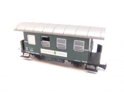 Liliput HOe 2-achs. Personenwagen "Moorbad Harbach"