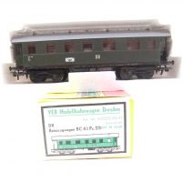 Piko/Schicht HO 4-achs.Pers.-Wagen Bauart“Langenschwalbach“ DR Ep.III