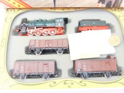 Piko HO Zugset KPEV Da-Lok BR G8`1 und drei Güterwagen – Bild 2