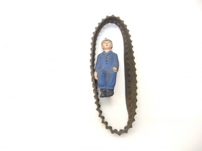DDR Spielzeug  Fahrerfigur für MSB Planierraupe und eine Gummikette