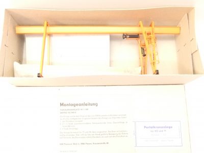 Piko/VEB Plasticart Modellbau Plauen  HO Portalkrananlage DDR