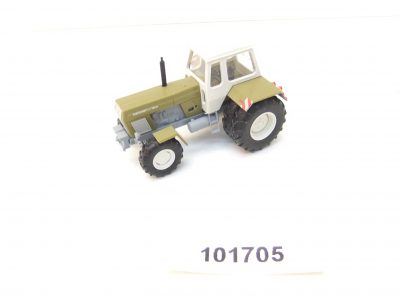 Busch HO Traktor  ZT 300 mit Zwillingsbereifung – Bild 2