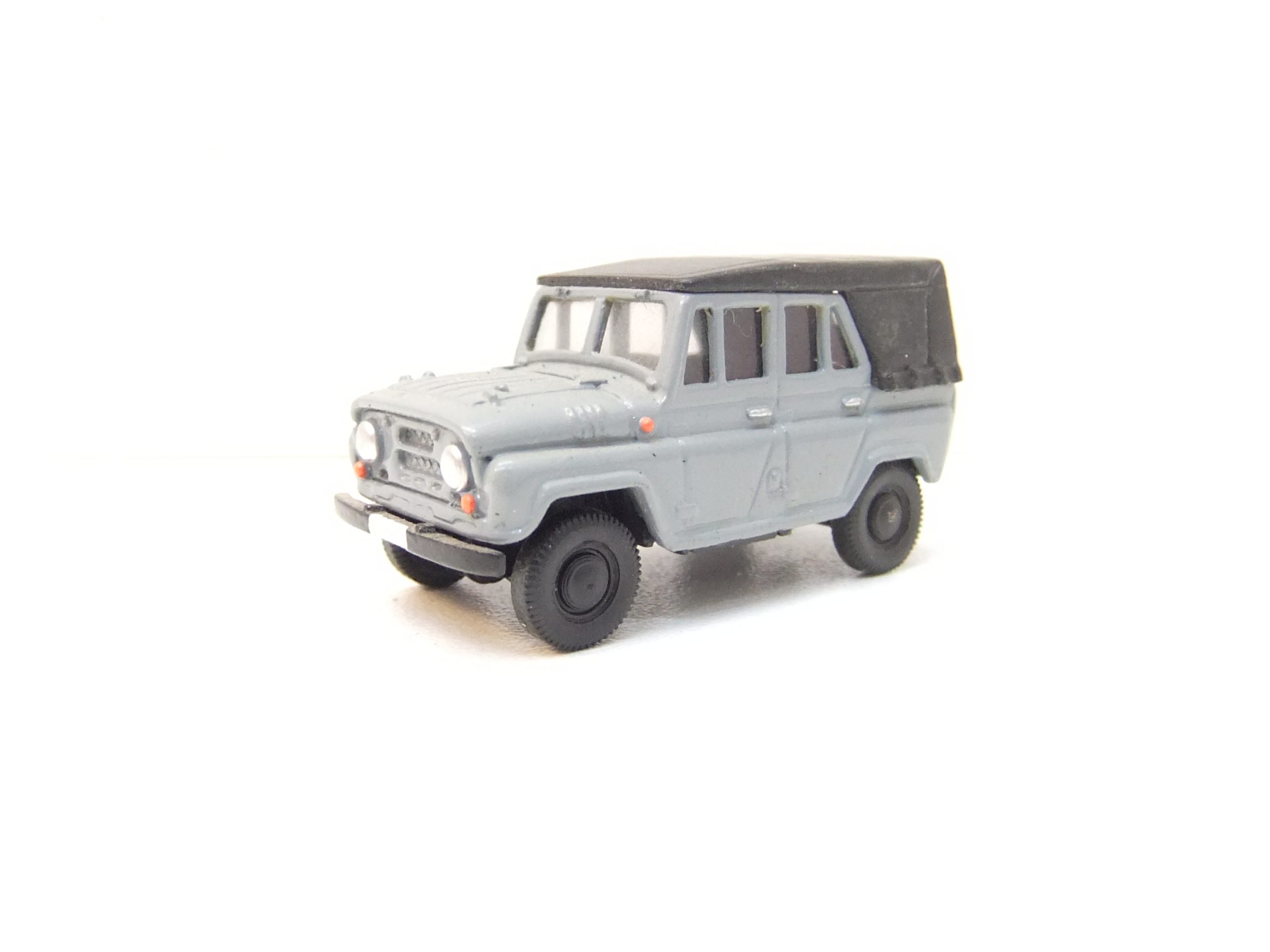 ADP-Modelle HO  Kübelwagen  UAZ-469