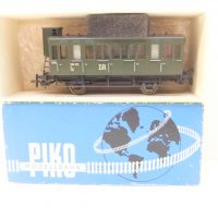 Piko HO 2-achs. sächs. Personenwagen mit Bh  DR Ep.III