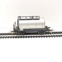 Zeuke/BTTB  TT  2-achs. Kesselwagen silber DR Ep.III