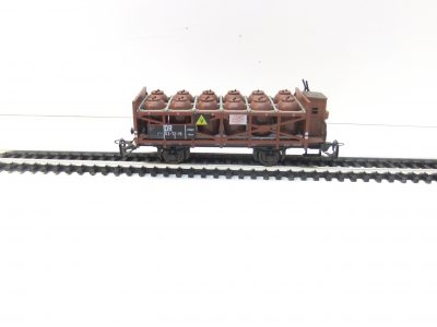 BTTB/Tillig 14441  TT 2-achs. Säuretopfwagen mit Bh  "Ladegut Salzsäure" DR Ep.III
