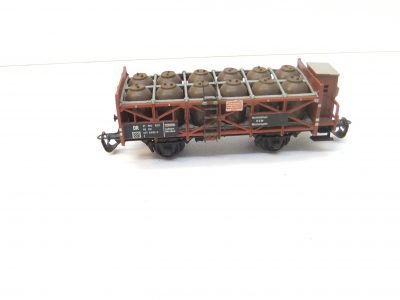 Zeuke/BTTB  TT 2-achs. Säuretopfwagen mit Bh  "Ladegut Salzsäure" DR Ep.IV