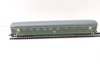 Zeuke 159/79/1 TT  Reisezug(Schürzen-)wagen grün DR Ep.III – Bild 2