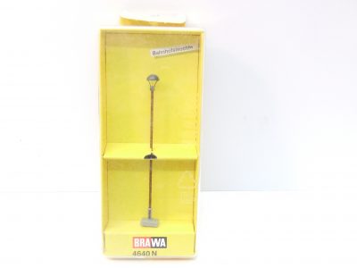 Brawa 4640 N-Spur  DR Holzmastleuchte