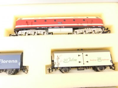 BTTB 545/01620  TT Set Di-Lok BR 119 DR mit 4 Güterwagen " 30 Jahre TT-Bahn " – Bild 2