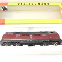 Fleischmann 4235 HO Di-Lok BR 221 111-8  DB Ep.IV