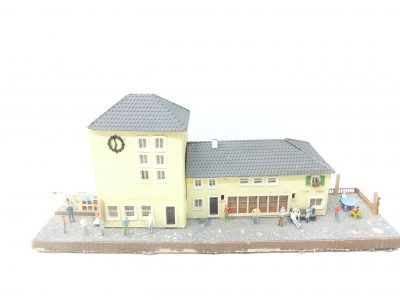 OWO  HO/TT   Bahnhof "Hohenfels"  Fertigmodell