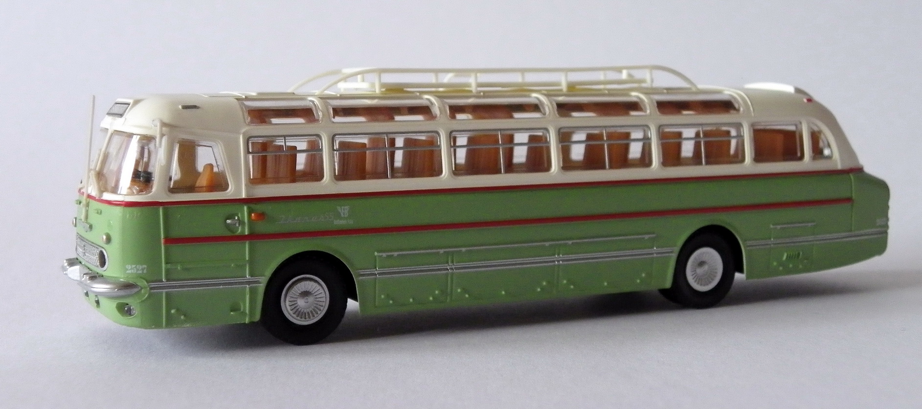 Brekina HO Ikarus 55 Stadt-u. Überlandbus mit Dachrandverglasung – Bild 2