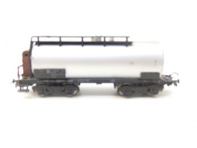 Piko HO 4-achs.Kesselwagen mit Bh DR Ep.IV