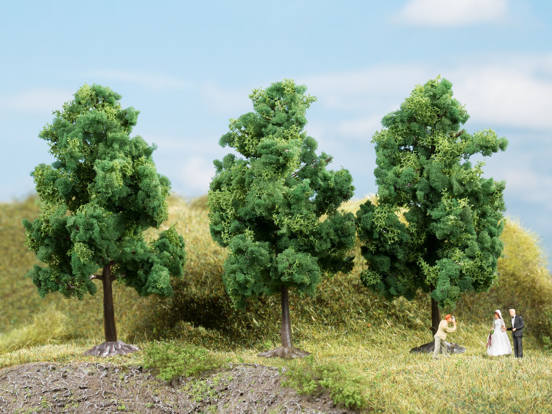 Auhagen 70938 HO/TT  Laubbäume dunkelgrün 11 cm