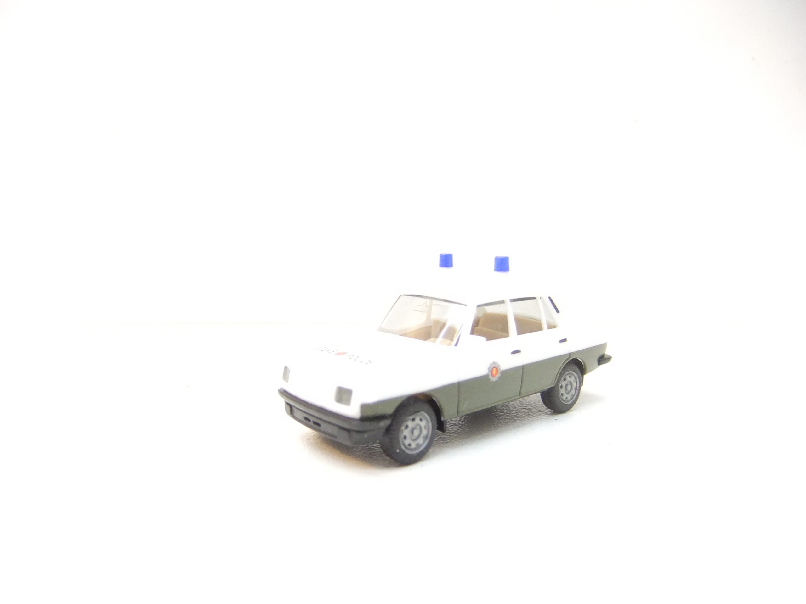 Herpa 044363 HO Wartburg 353 `85 "Volkspolizei" – Bild 2