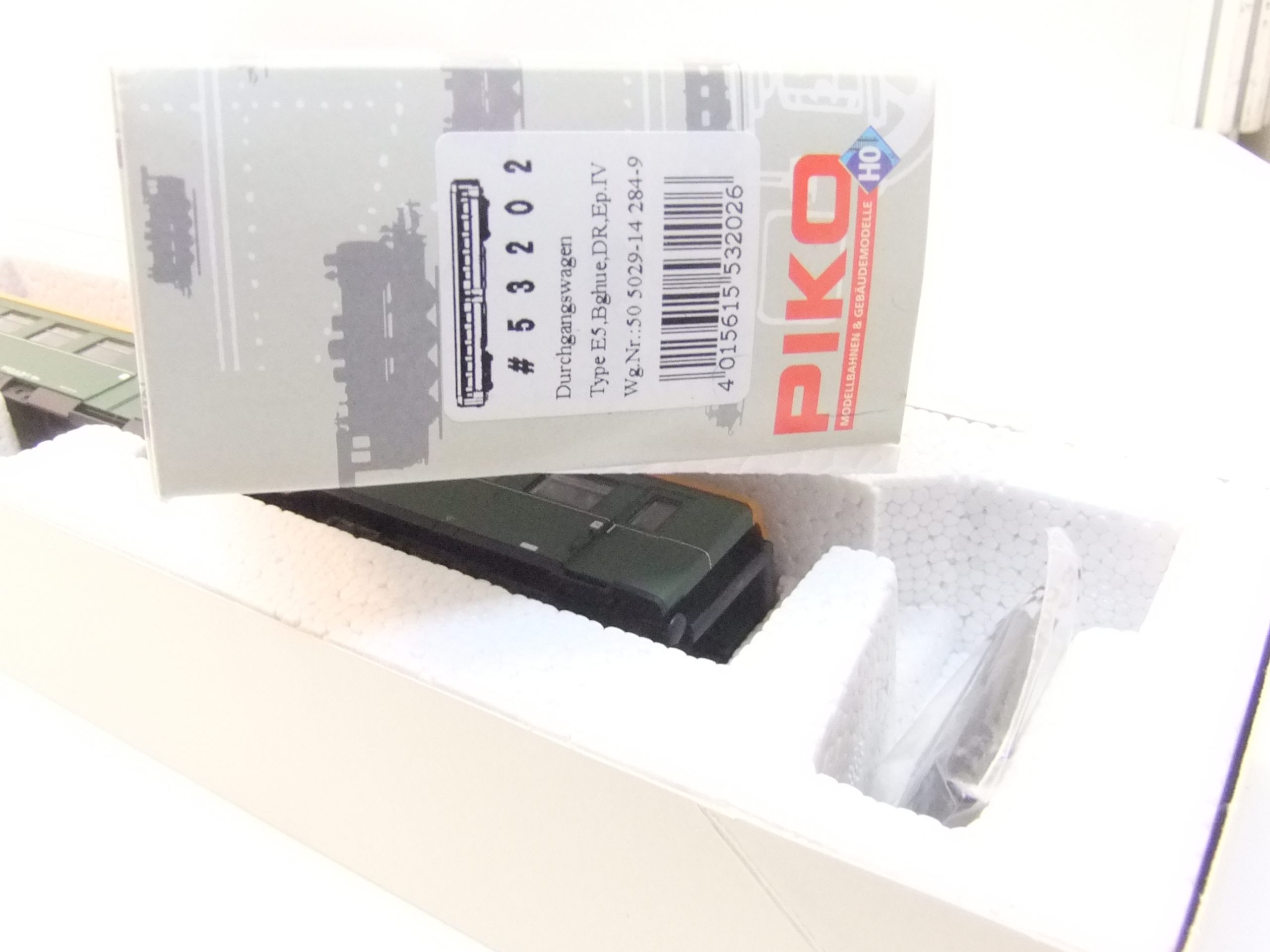 Piko 53202 HO Mitteleinstiegwagen E5 DR Ep.IV – Bild 2