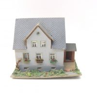 Auhagen  HO/TT  Ländliches Wohnhaus  Fertigmodell-Pappbauweise