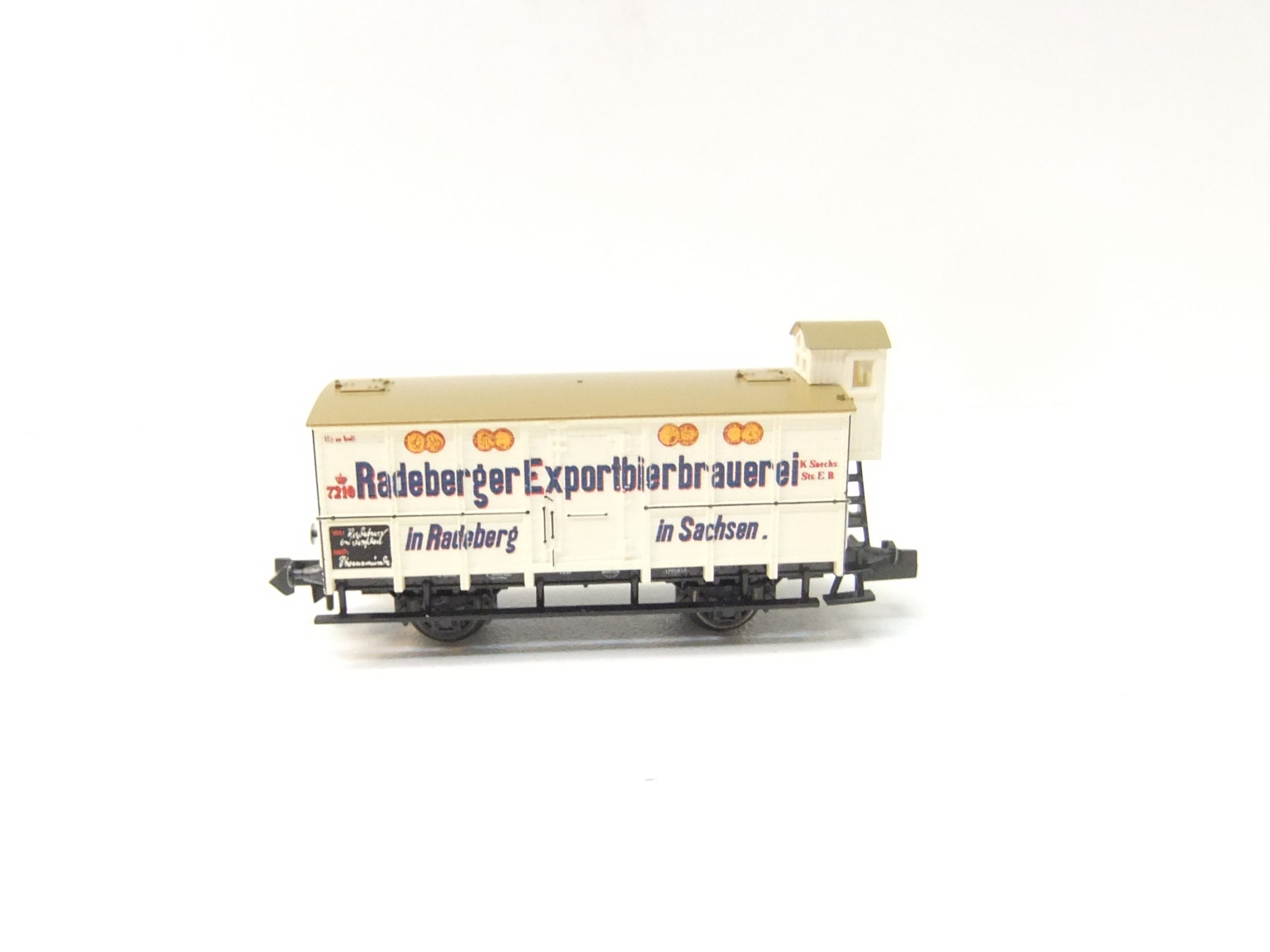 Minitrix N-Spur 2-achs. Bierwagen mit Bh. "Radeberger Exportbierbrauerei"