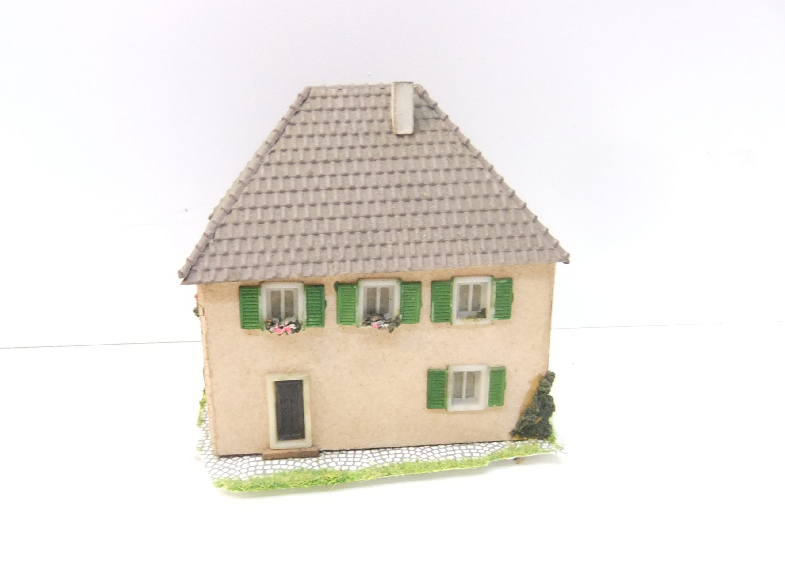 Scheffler HO/TT Vorstadthaus Fertigmodell-Pappbauweise – Bild 2