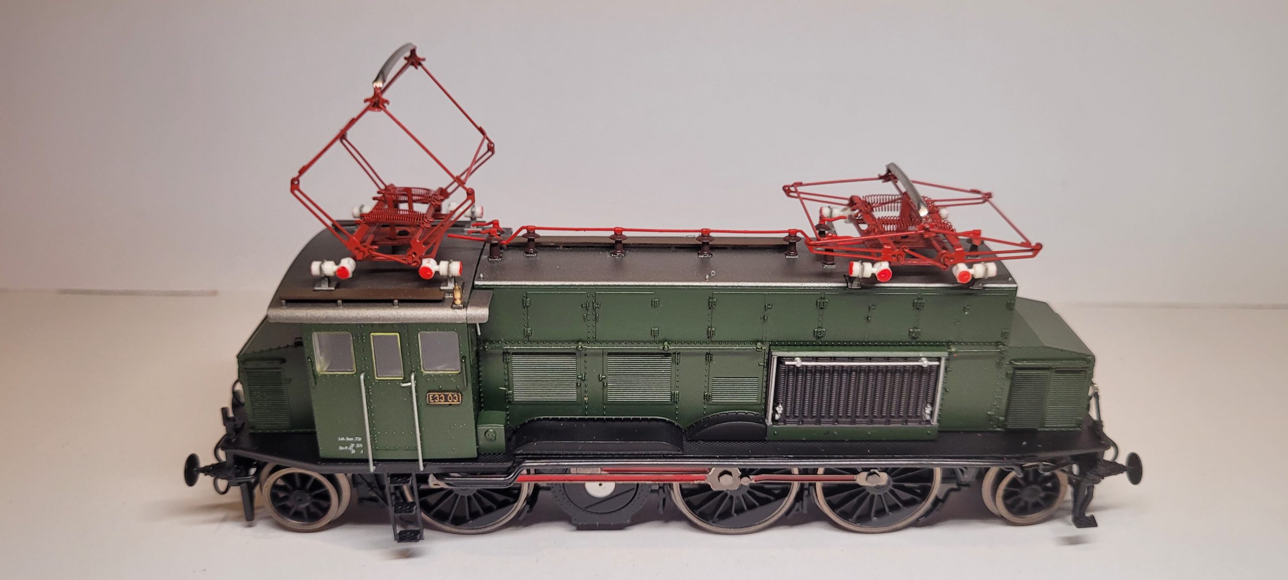 Rivarossi HR2549 HO E-Lok BR E33 DRG Ep.II – Bild 3