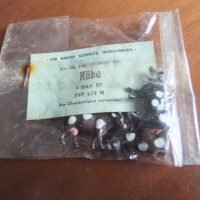 DDR Produktion  HO Figuren Kühe braun/schwarz