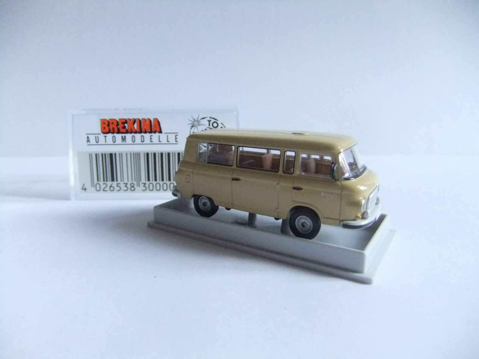 Brekina 30043 HO Barkas B1000 Bus beige-Sandfarben – Bild 2