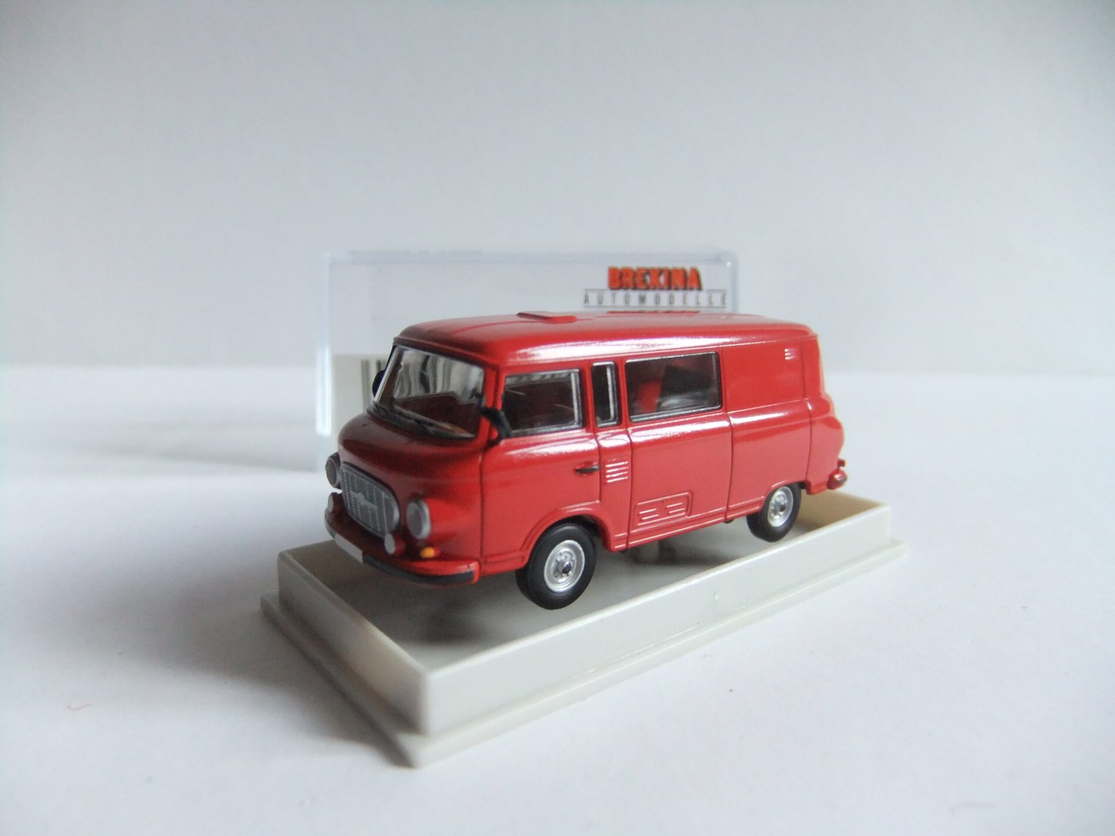 Brekina 30215 HO Barkas B1000 Halbbus – Bild 3