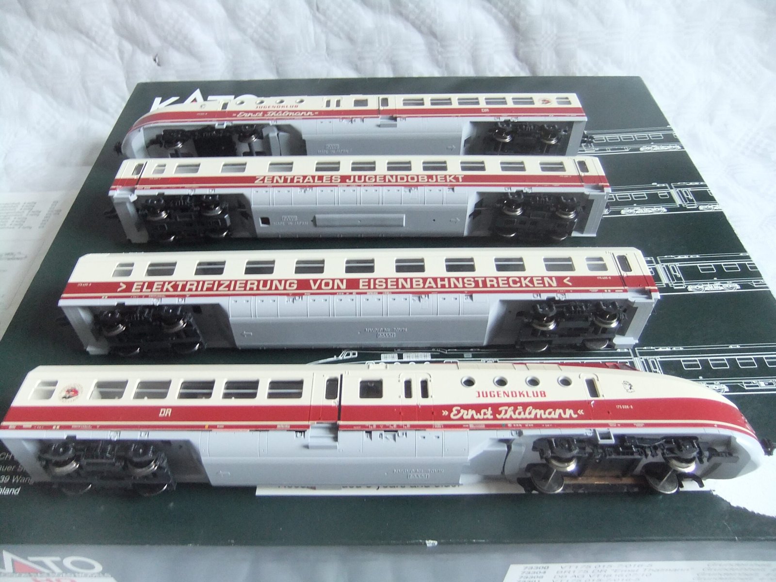 Kato 73304 HO Schnelltriebwagen SVT BR 175 4-teilig DR Ep.IV "Ernst Thälmann" – Bild 4