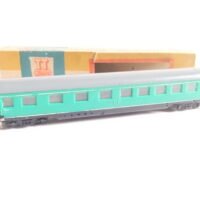 Zeuke 159/79/1 TT  Reisezug(Schürzen-)wagen grün DR Ep.III