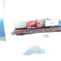 BTTB/Tillig  TT  4-achs. Niederbordwagen mit 2 LKW DR Ep.IV  Ladegut LKW W50 Feuerwehr und Werbe-LKW