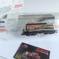 PIKO 95821  HO  Jahres-Kesselwagen 2001  4-achsig