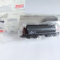 Piko 54355 HO 4-achs. Kesselwagen mit Heizflansch  DR Ep.III „VEB Braunkohlenkombinat Lauchhammer“