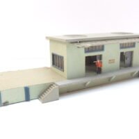 Auhagen  HO  Güterschuppen mit Laderampe