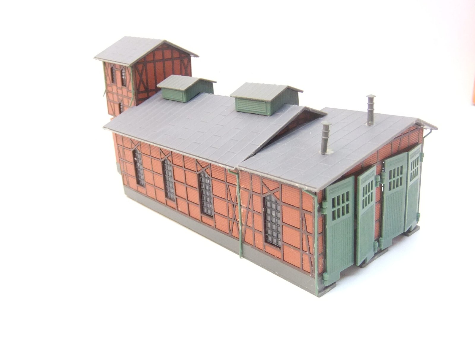 Faller 222136 N-Spur Fertigmodell 2-ständ. Lokschuppen – Bild 2