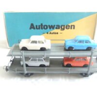Piko/Dahmer H0 2-achs. Autotransportwagen DR  mit 4 PKW Trabant 601