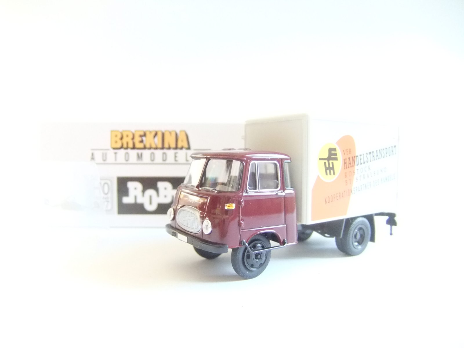 Brekina/SpieleMax HO IFA LKW Robur "Handelstransport Rostock" -Sonderserie- – Bild 2