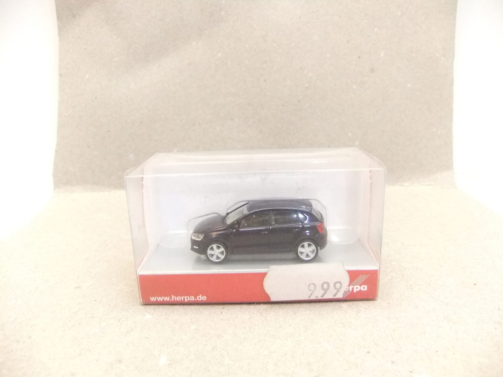 Herpa 034210 HO PKW VW Polo 4-türig, deep black metallic – Bild 2
